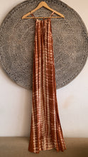 Cargar imagen en el visor de la galería, VESTIDO NAMIBIA TERRACOTA AGUAS