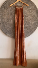 Cargar imagen en el visor de la galería, VESTIDO NAMIBIA TERRACOTA AGUAS